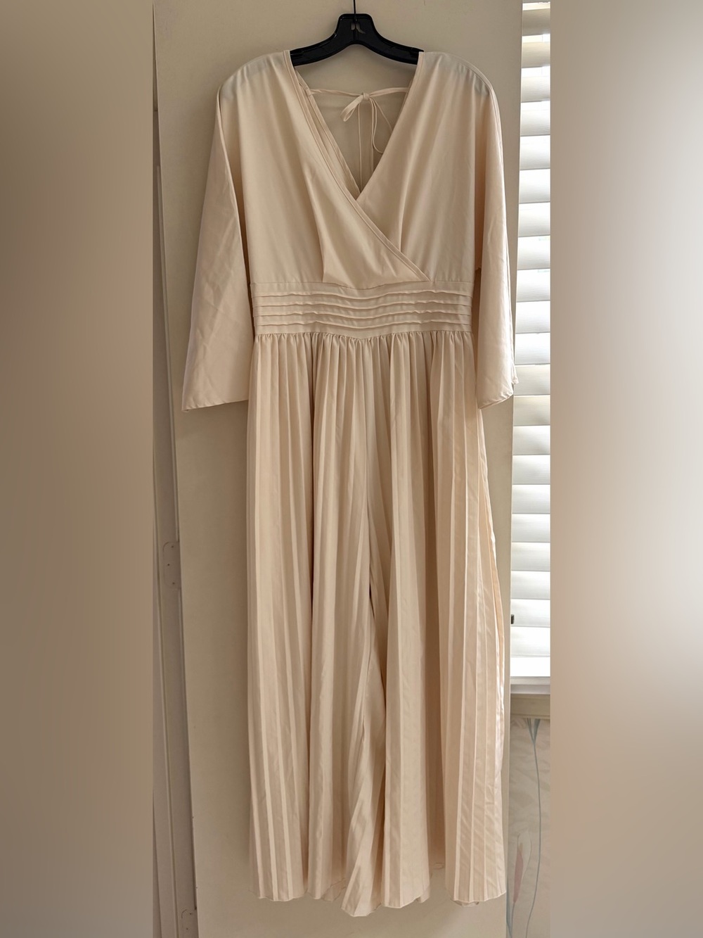 Cream Smocked-Waist Casual Jumper with Tie-Back V-Neck